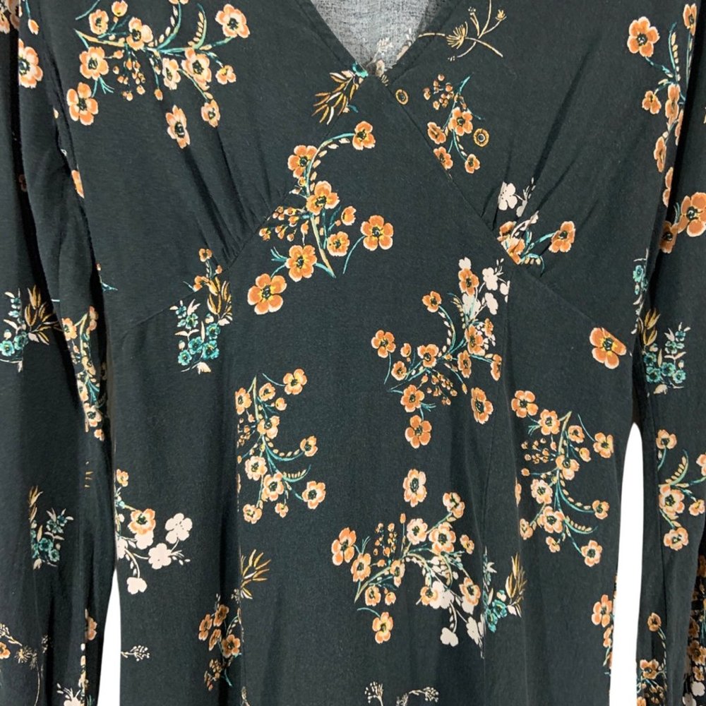 Floral Vintage Style Mini Dress w/ V-Neck & Long Sleeves - Picture 3 of 6